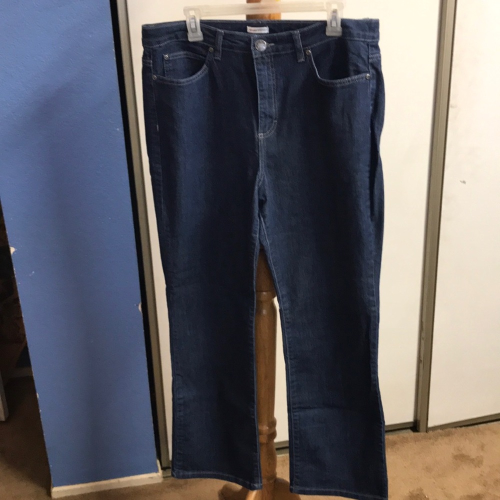 Modern boot cut blue jeans size 14 average, new